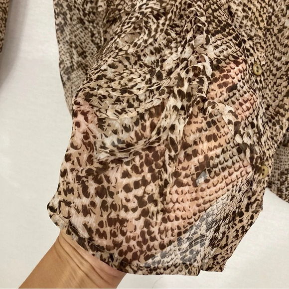 Chico's Animal Print Sheer Fringe Long Sleeve Button Down size XL/3 - Picture 7 of 9